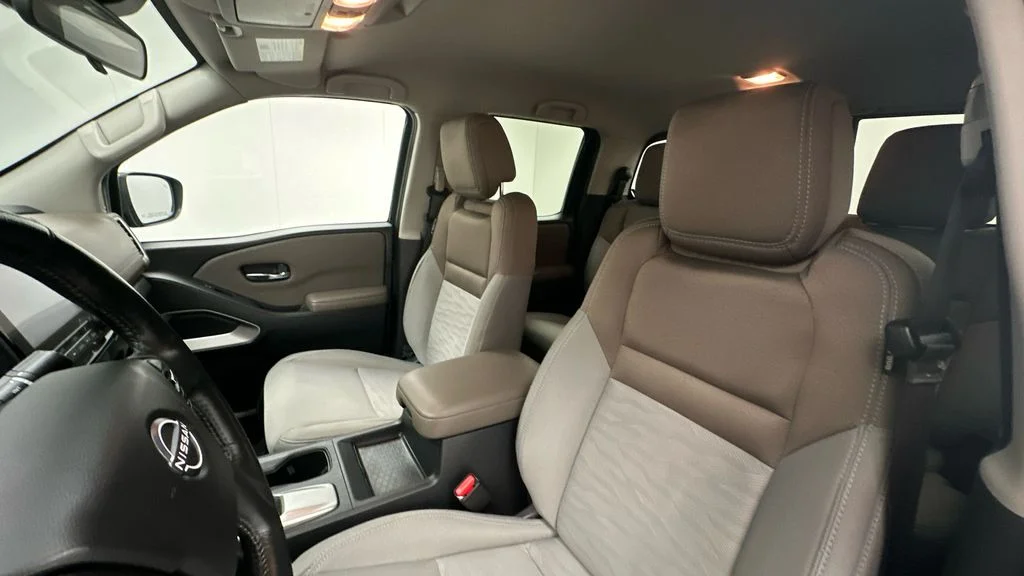 Used 2022 Gray Nissan SV image 9