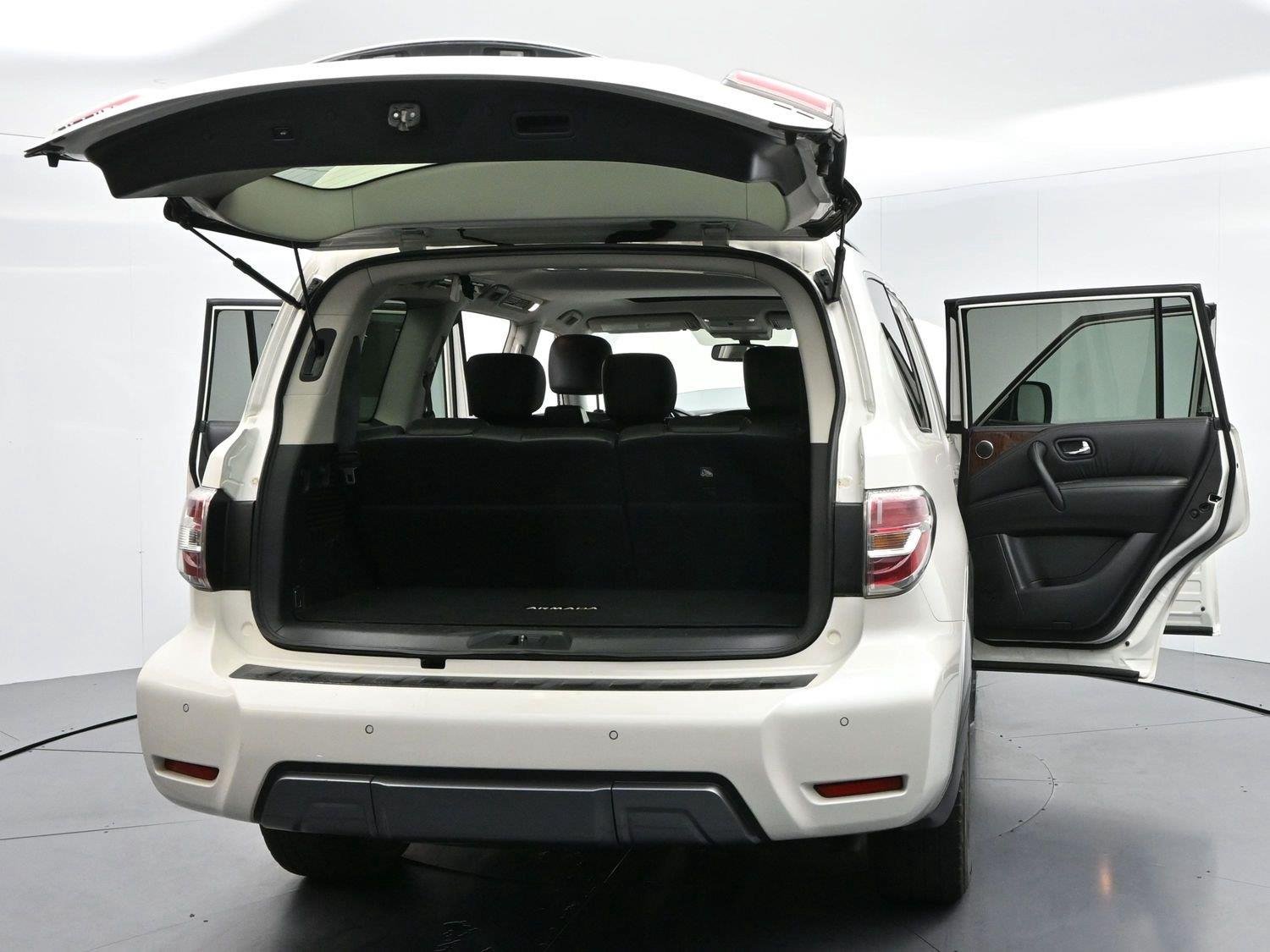 Used 2019 Pearl White Tricoat Nissan SL image 53