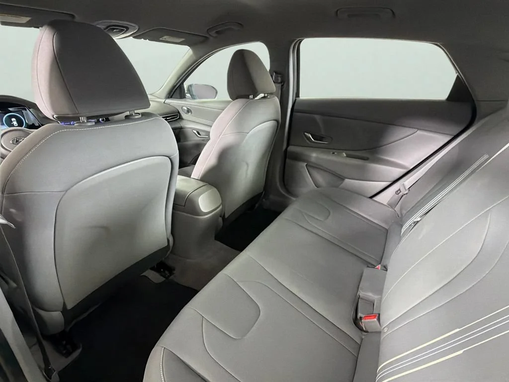 Used 2022 Black Hyundai SEL image 26