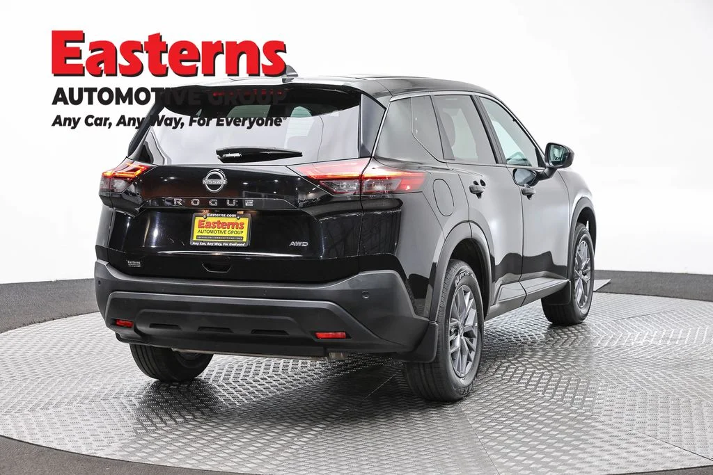 Used 2023 Black Nissan S image 5