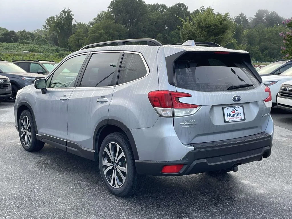 Used 2020 Ice Silver Metallic Subaru Limited image 28