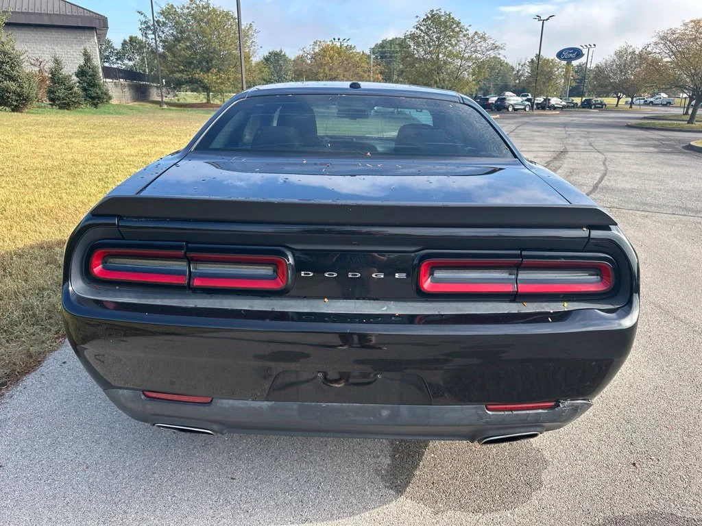 Used 2015 Pitch Black Clearcoat Dodge SXT image 6