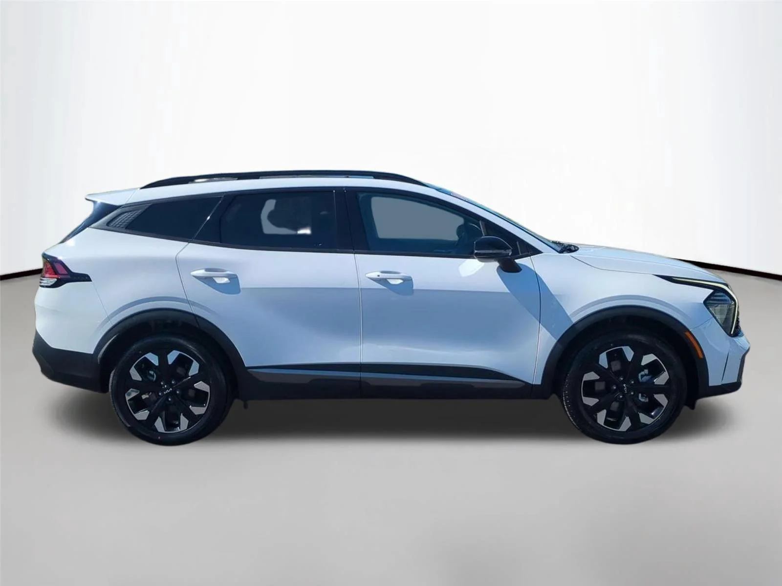 Used 2024 Glacial White Pearl Kia X-Line image 6