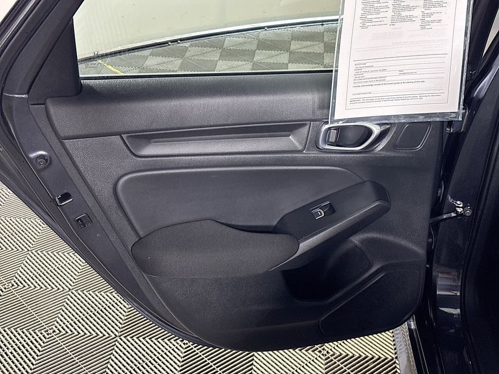 Used 2025 Meteorite Gray Metallic Honda LX image 18