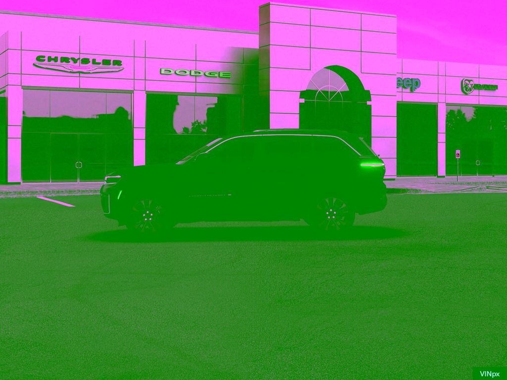New 2026 Diamond Black Crystal Pearl-Coat Exterior Paint Jeep Limited Reserve image 3