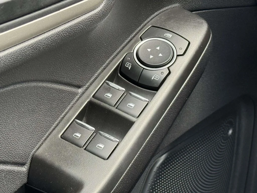 Used 2021 Blue Ford S image 27