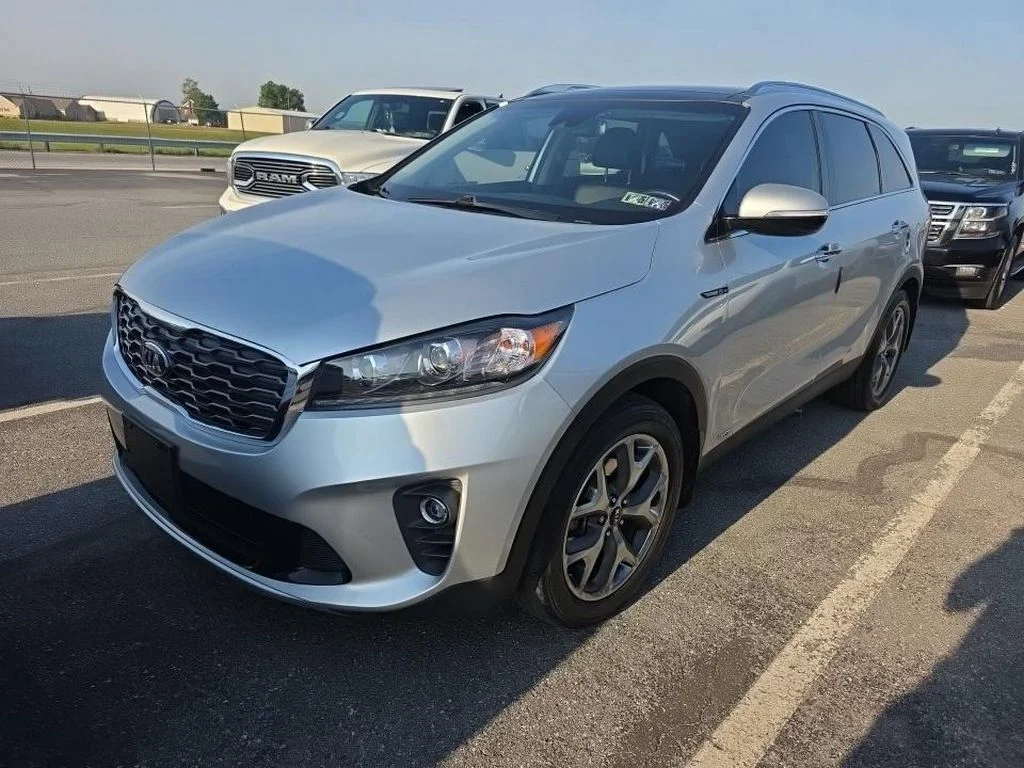 Used 2019 Silver Kia EX Sport image 2
