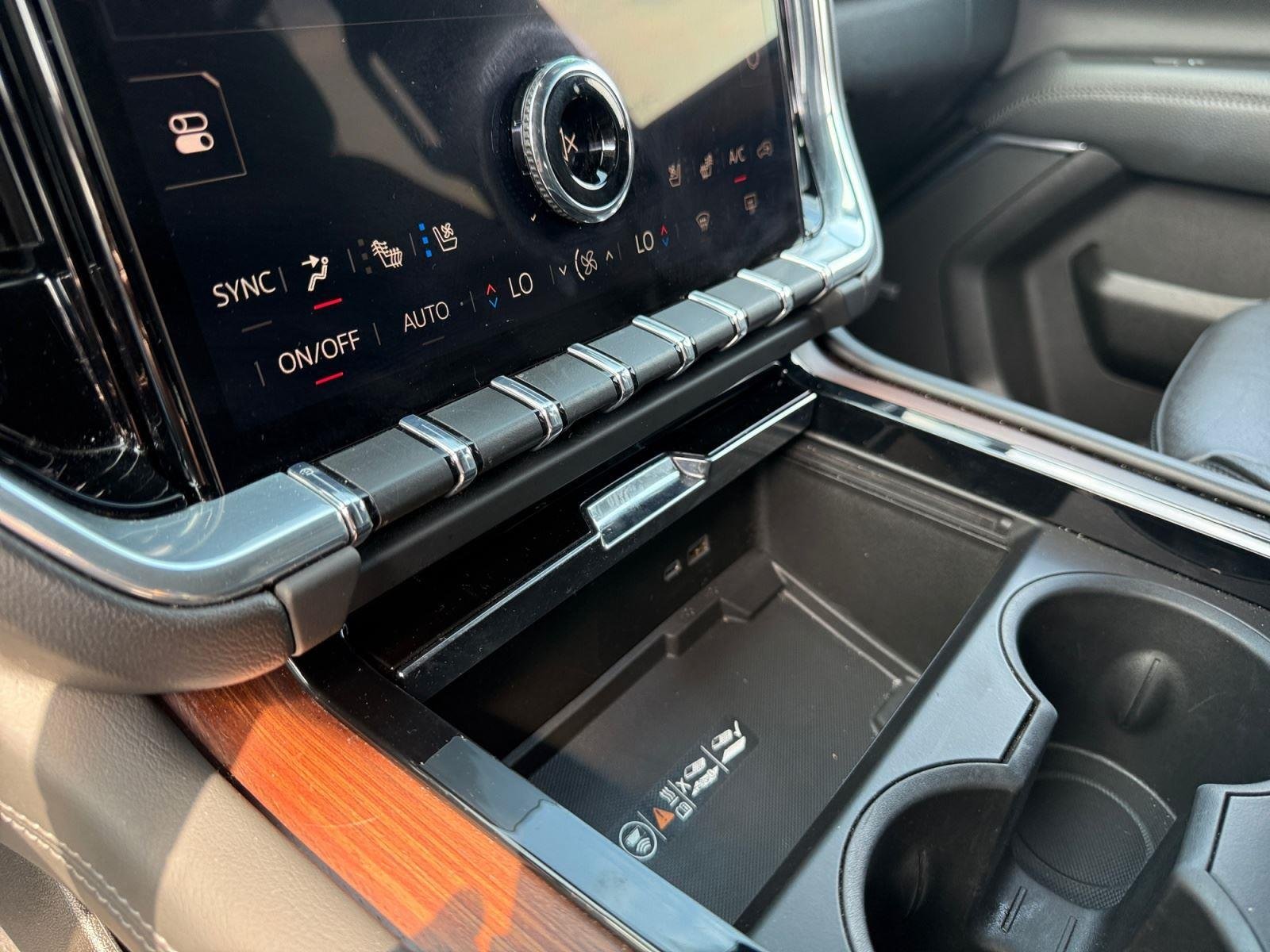Used 2025 Sterling Metallic GMC Denali image 12