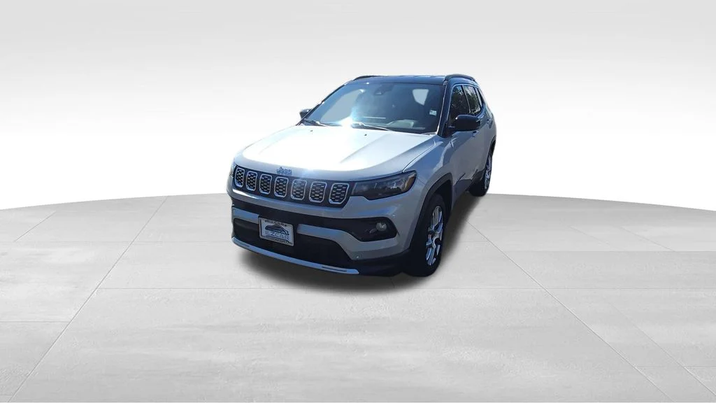 Used 2025 Silver Jeep Limited image 3
