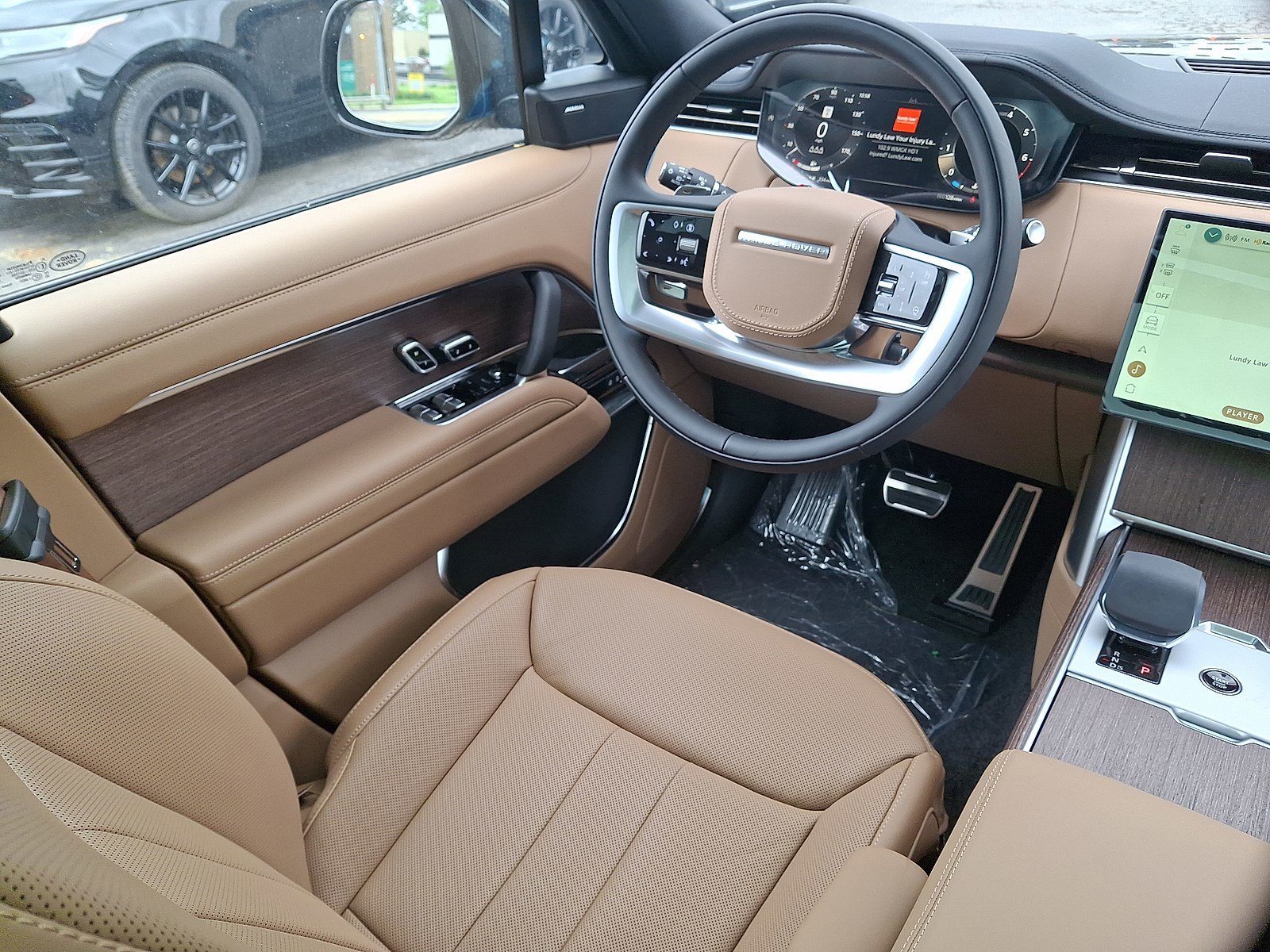 New 2026 Santorini Black LAND ROVER SE image 17