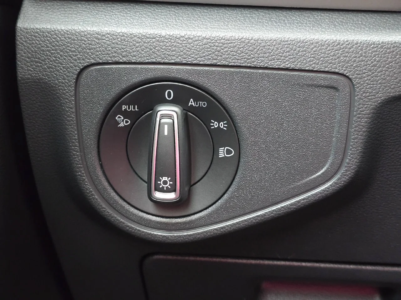2022 Volkswagen Atlas Cross Sport SE w/Tech - Photo 24