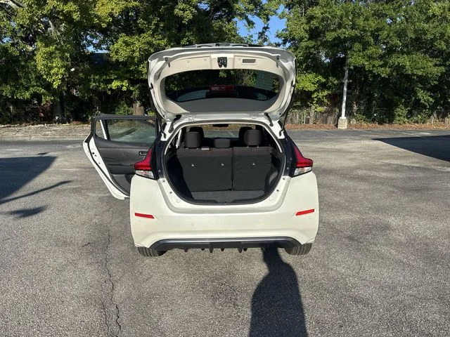 Used 2024 White Nissan SV Plus image 12
