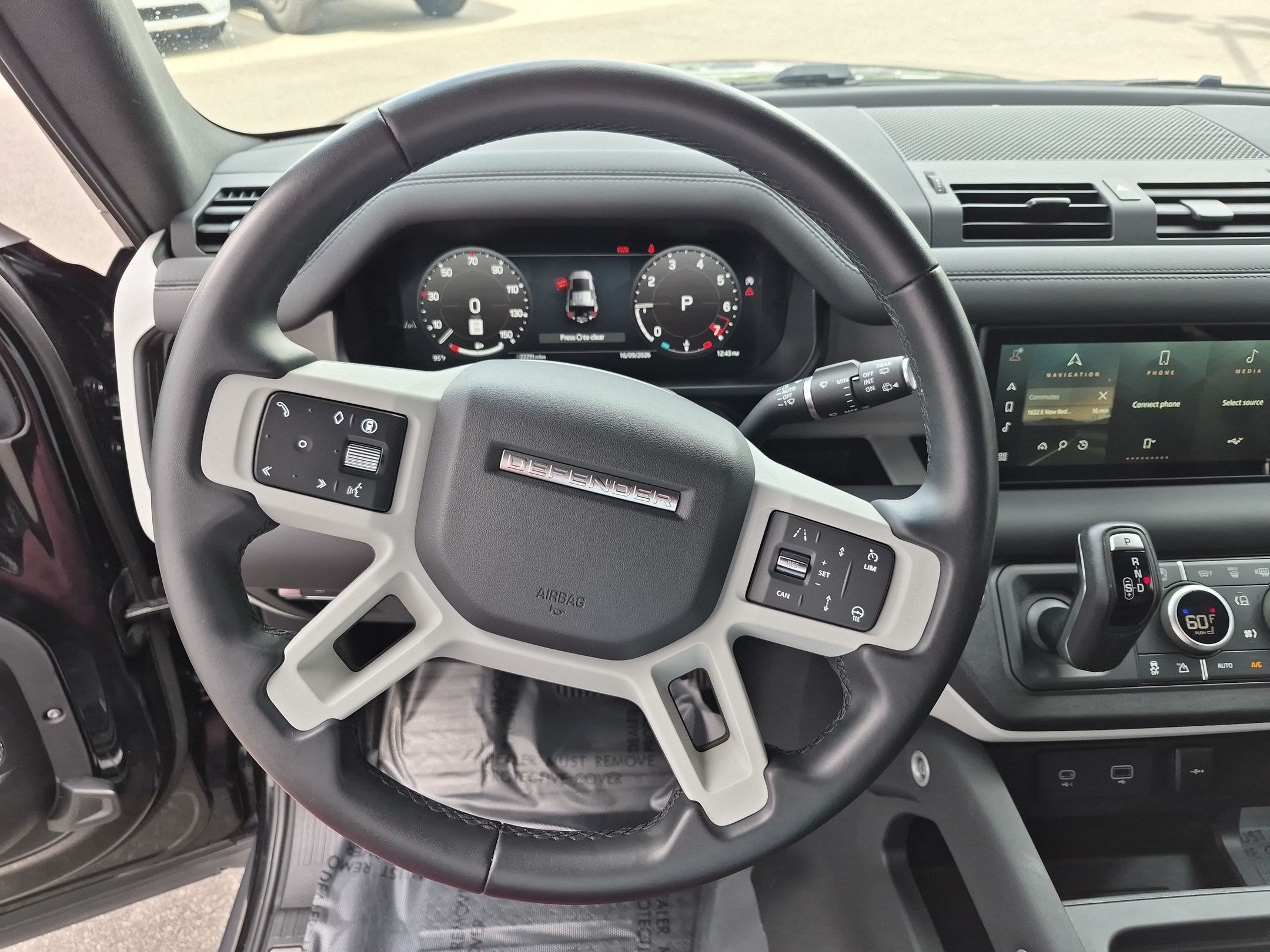 Used 2024 Black Land Rover X-Dynamic SE image 16