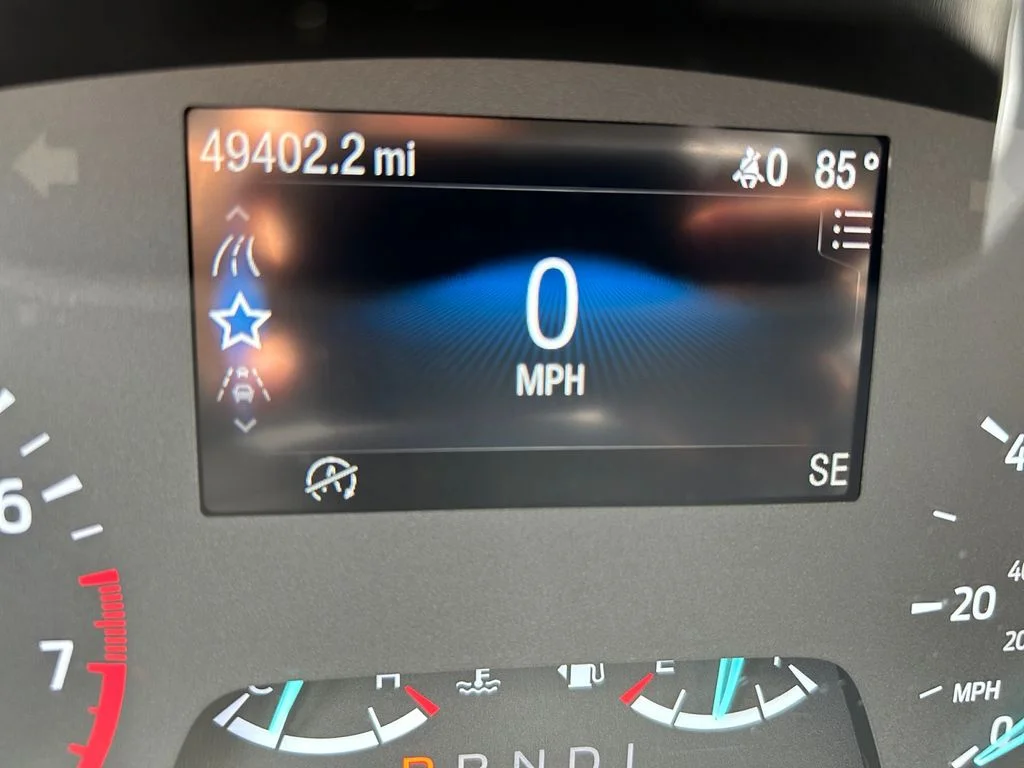 Used 2022 Gray Ford SE image 10
