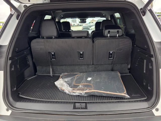 Used 2026 White GMC AT4 image 15