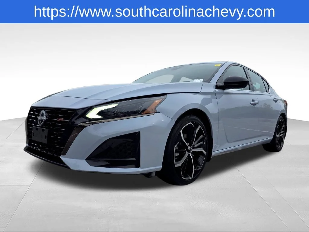Used 2023 Gray Nissan SR FWD image 36