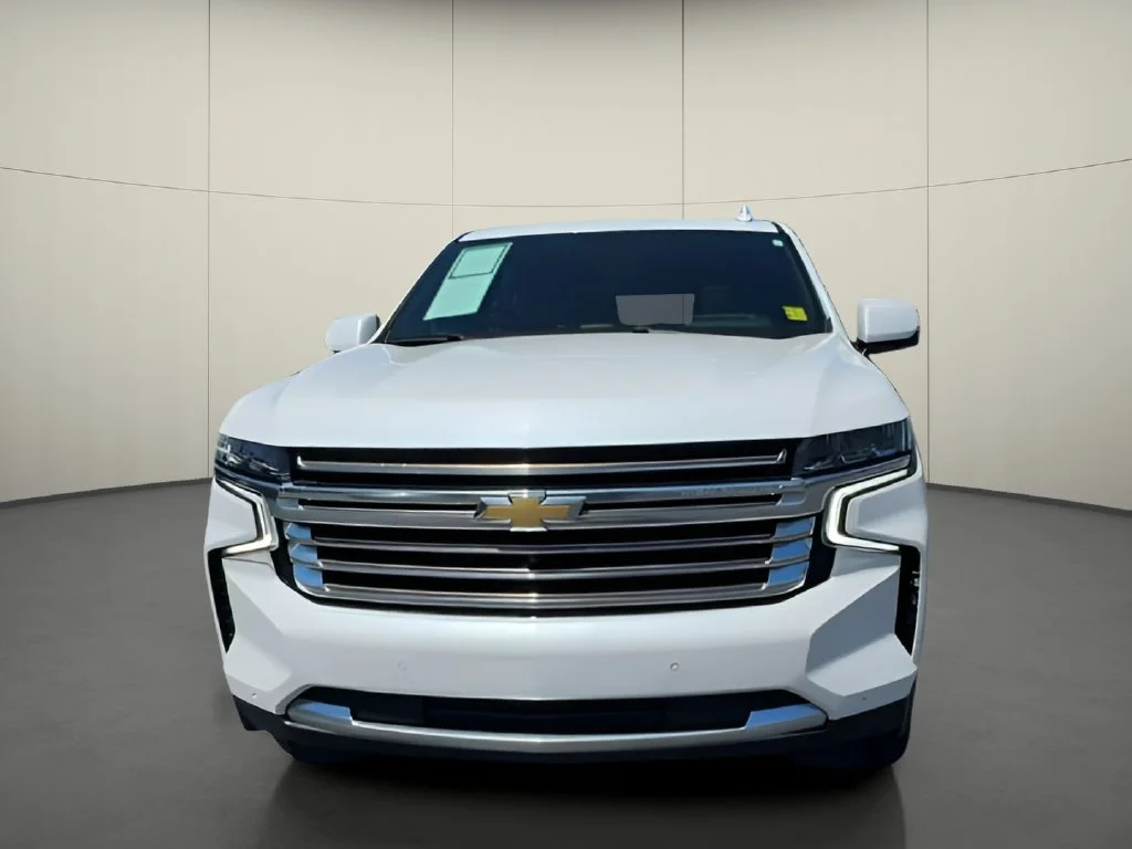 Used 2024 Iridescent Pearl Tricoat Chevrolet High Country image 2