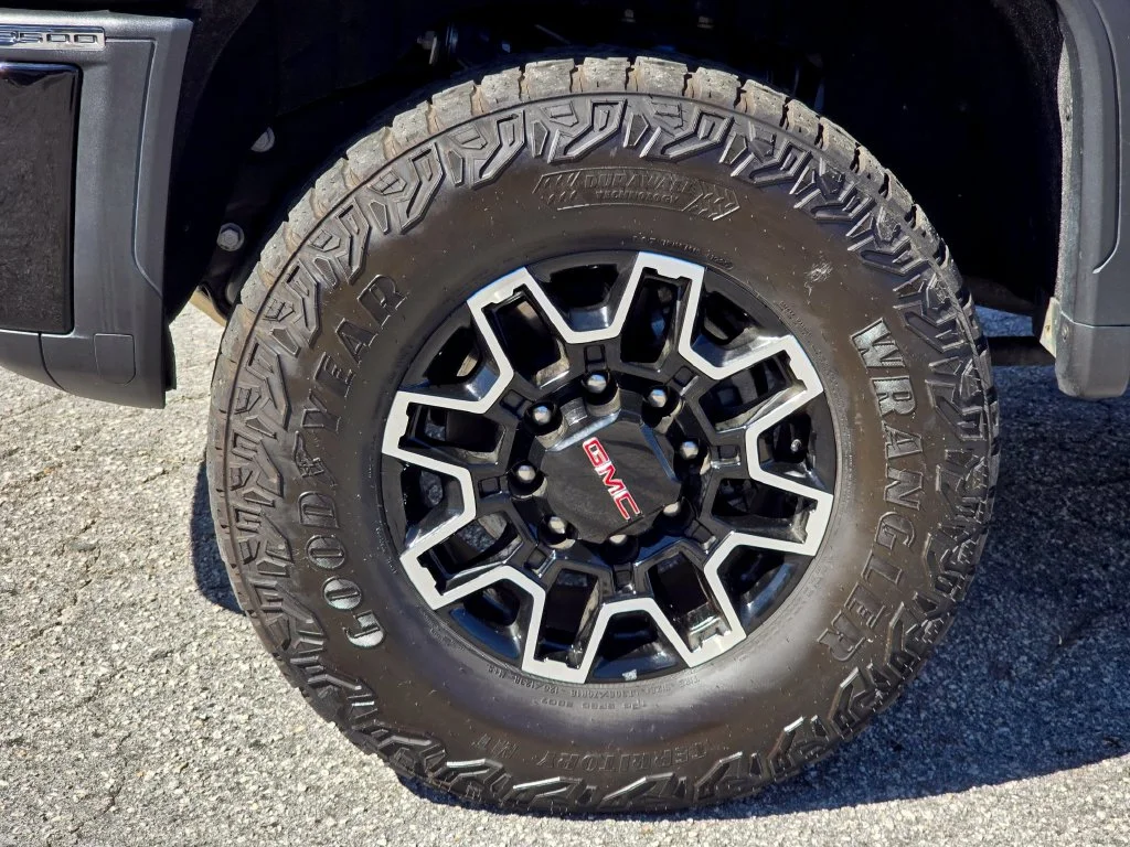 Used 2025 Red GMC AT4X image 28