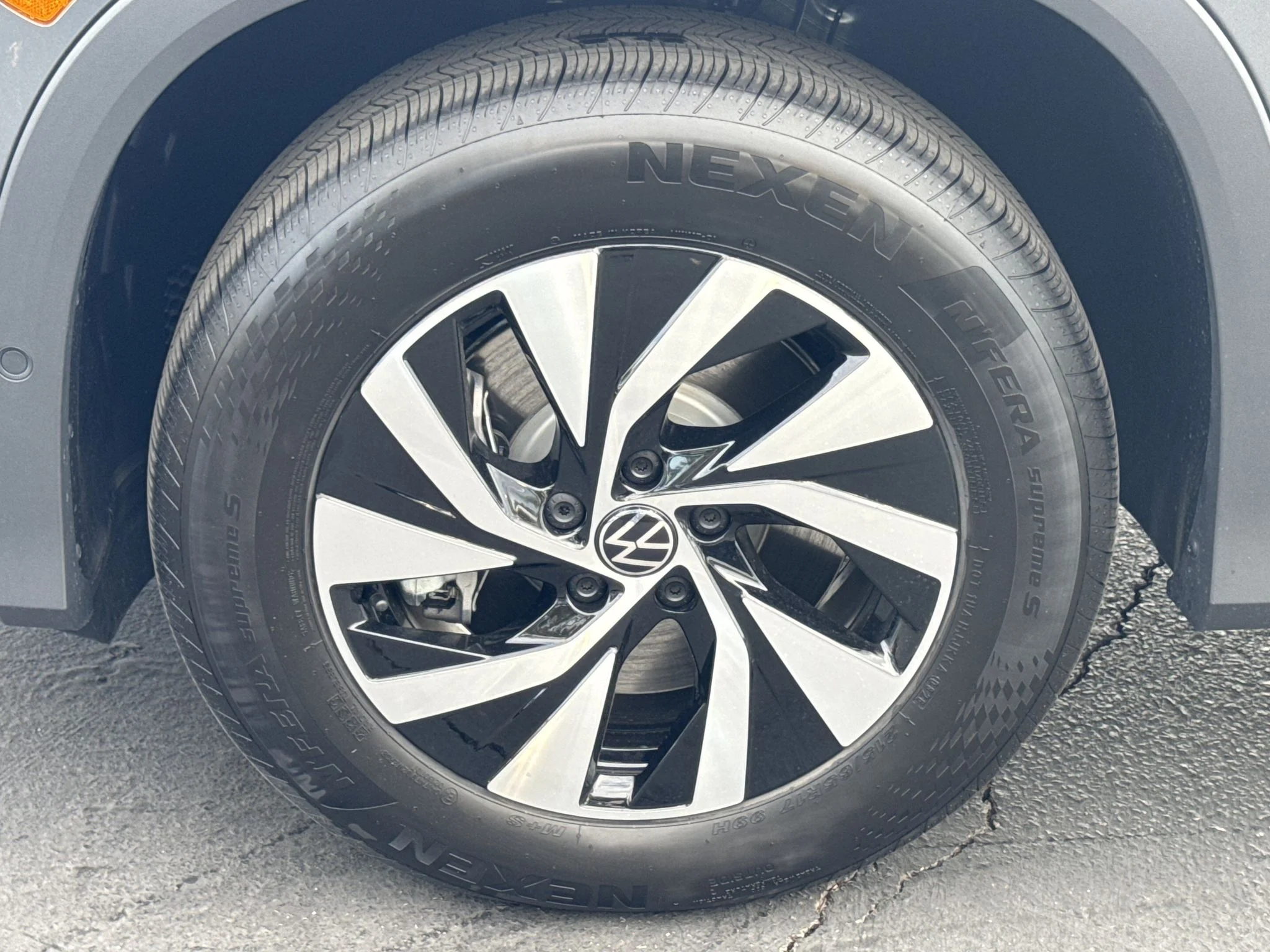 New 2026 Platinum Gray Metallic Volkswagen S image 11