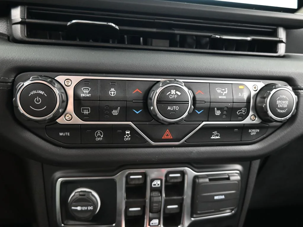 Used 2024 Black Clearcoat Jeep Sport S image 21