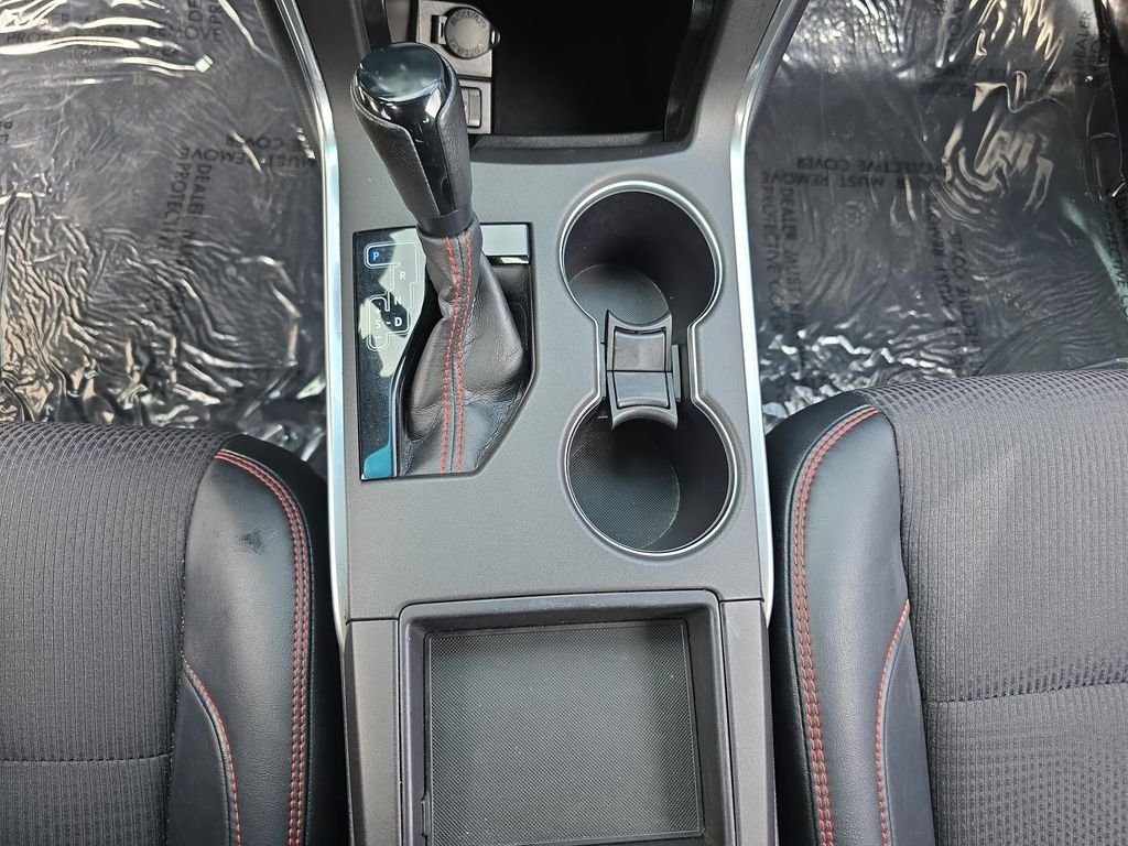 Used 2017  Toyota SE image 26