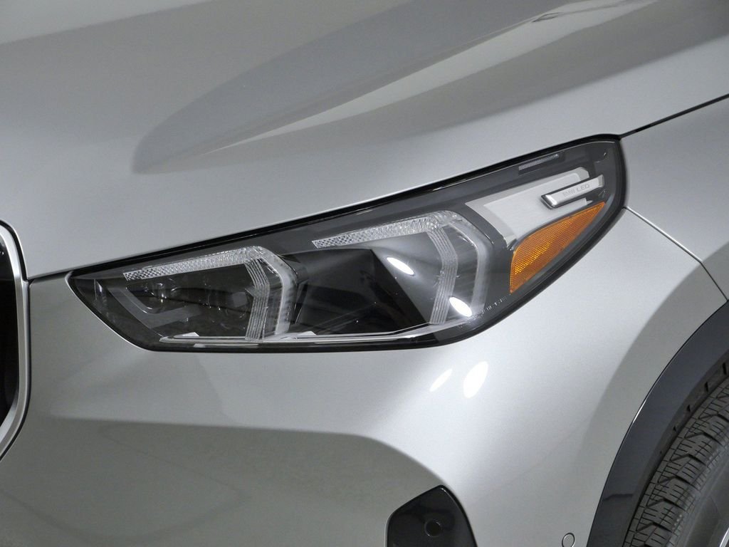 New 2026 Space Silver Metallic BMW xDrive28i image 3