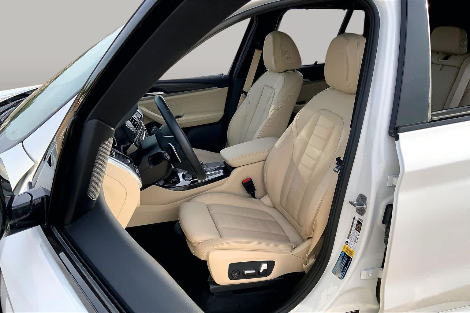 Used 2019 Alpine White BMW sDrive30i image 8