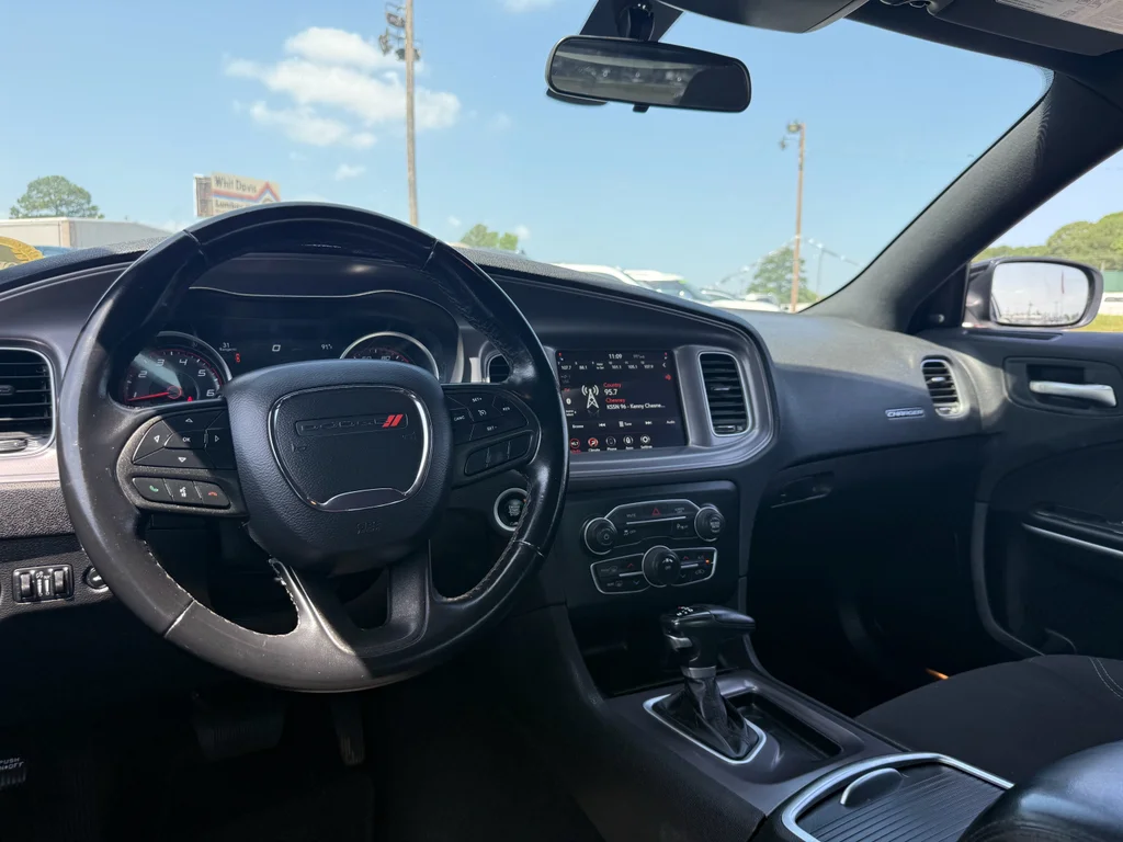 Used 2023 White Knuckle Clearcoat Dodge SXT image 32