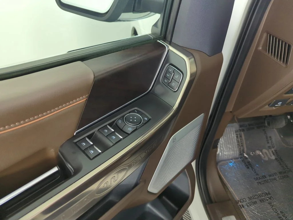 Used 2022 White Ford King Ranch image 18