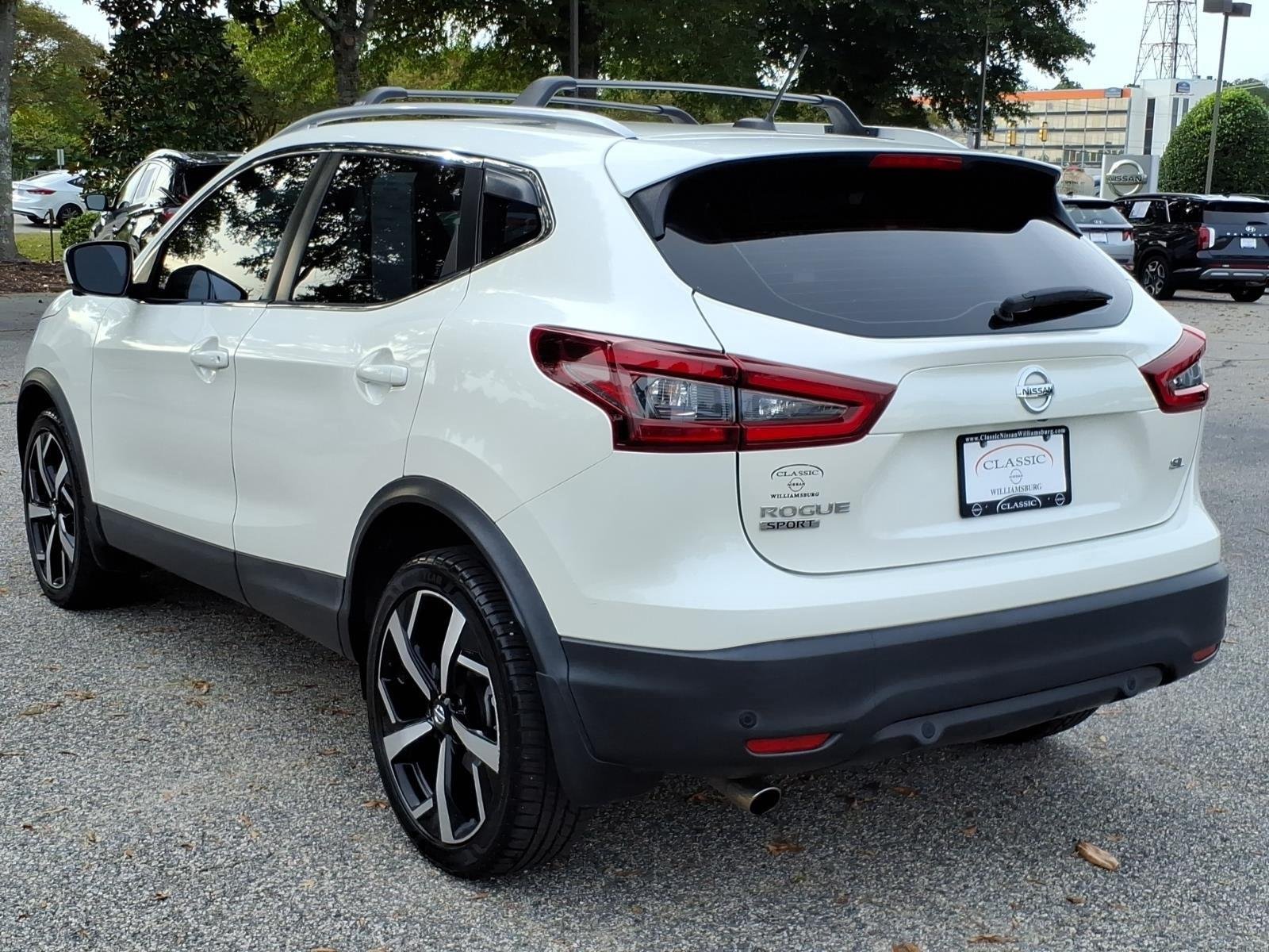 Used 2021 Pearl White Tricoat Nissan SL image 9