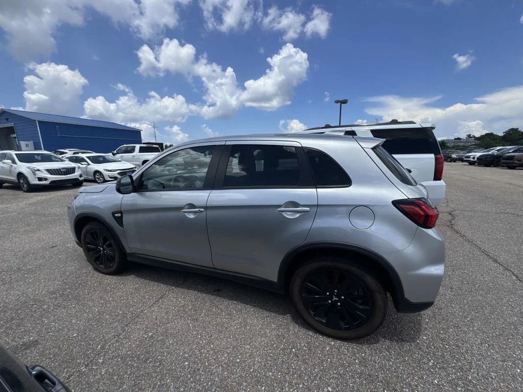 Used 2025 White Mitsubishi 2.0 LE image 6