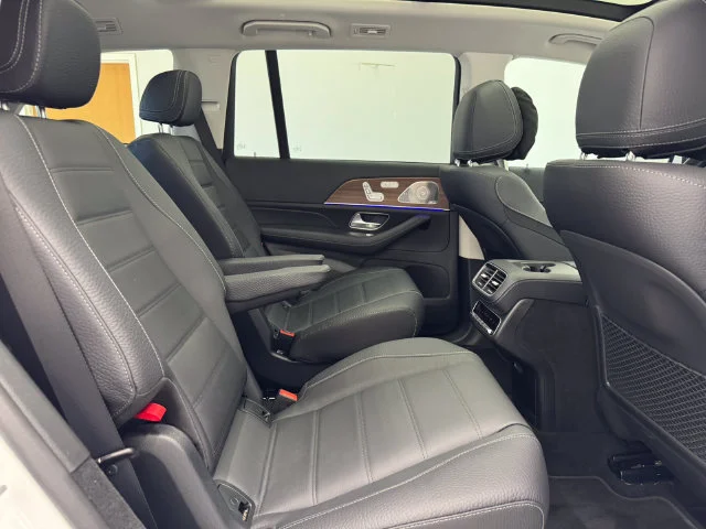 New 2026 MANUFAKTUR Moonlight White Metallic Mercedes-Benz GLS 450 image 20