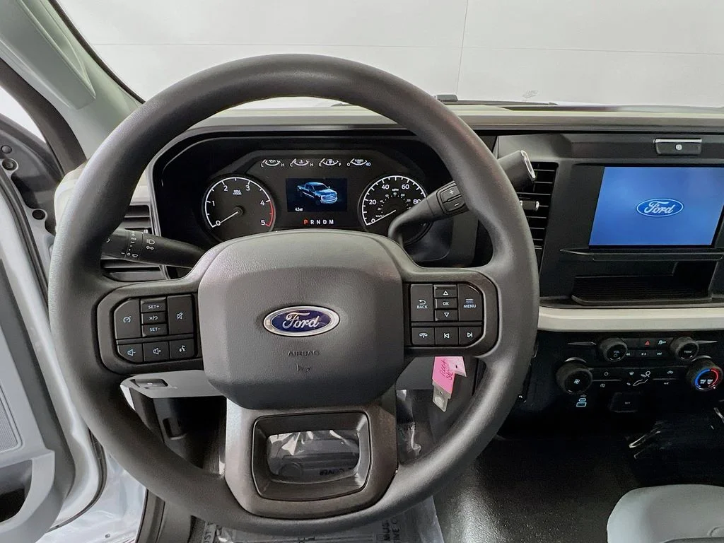 New 2026 Oxford White Ford XL image 7