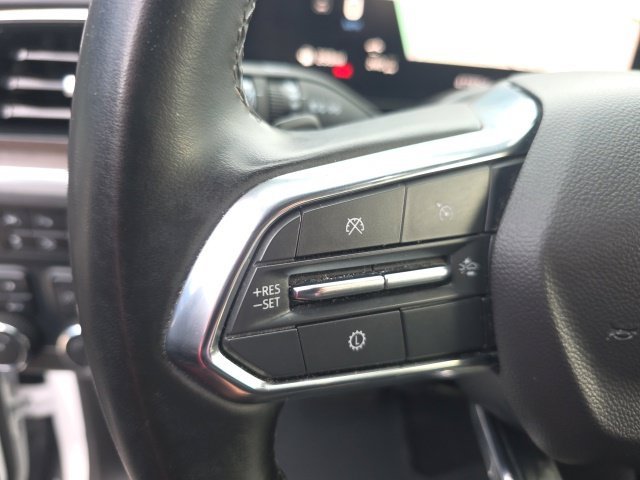 Used 2025 White Chevrolet LT image 19