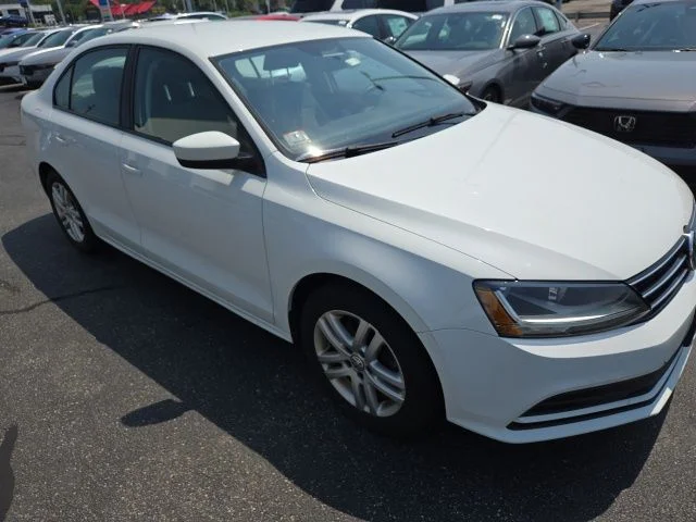 Used 2018 White Volkswagen 1.4T S image 1