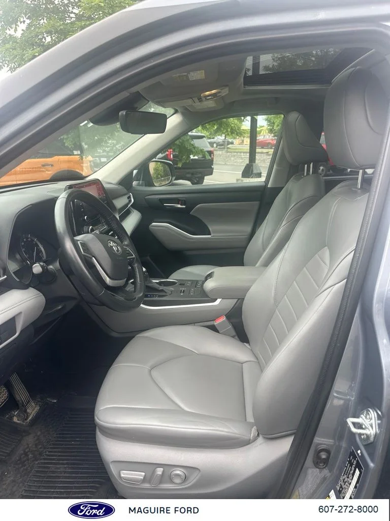 Used 2022 Blue Toyota XLE image 14