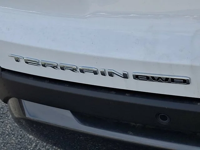New 2027 Summit White GMC Elevation image 22