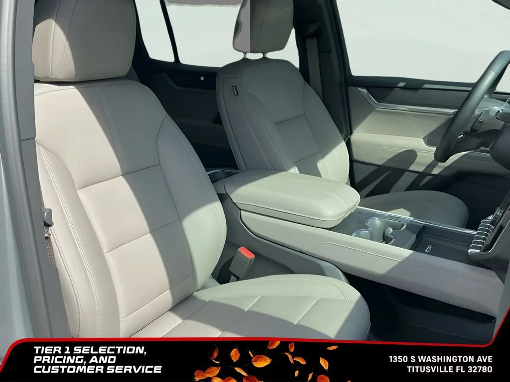 New 2026 Sterling Metallic GMC Elevation image 16