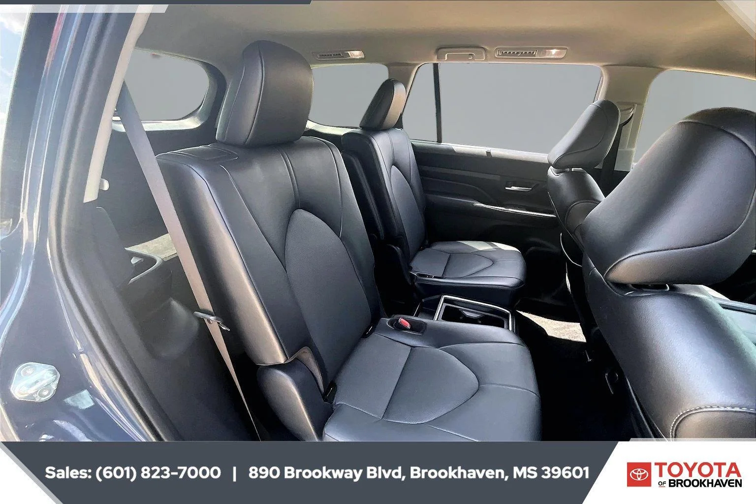 Used 2025 Storm Cloud Toyota XLE image 20