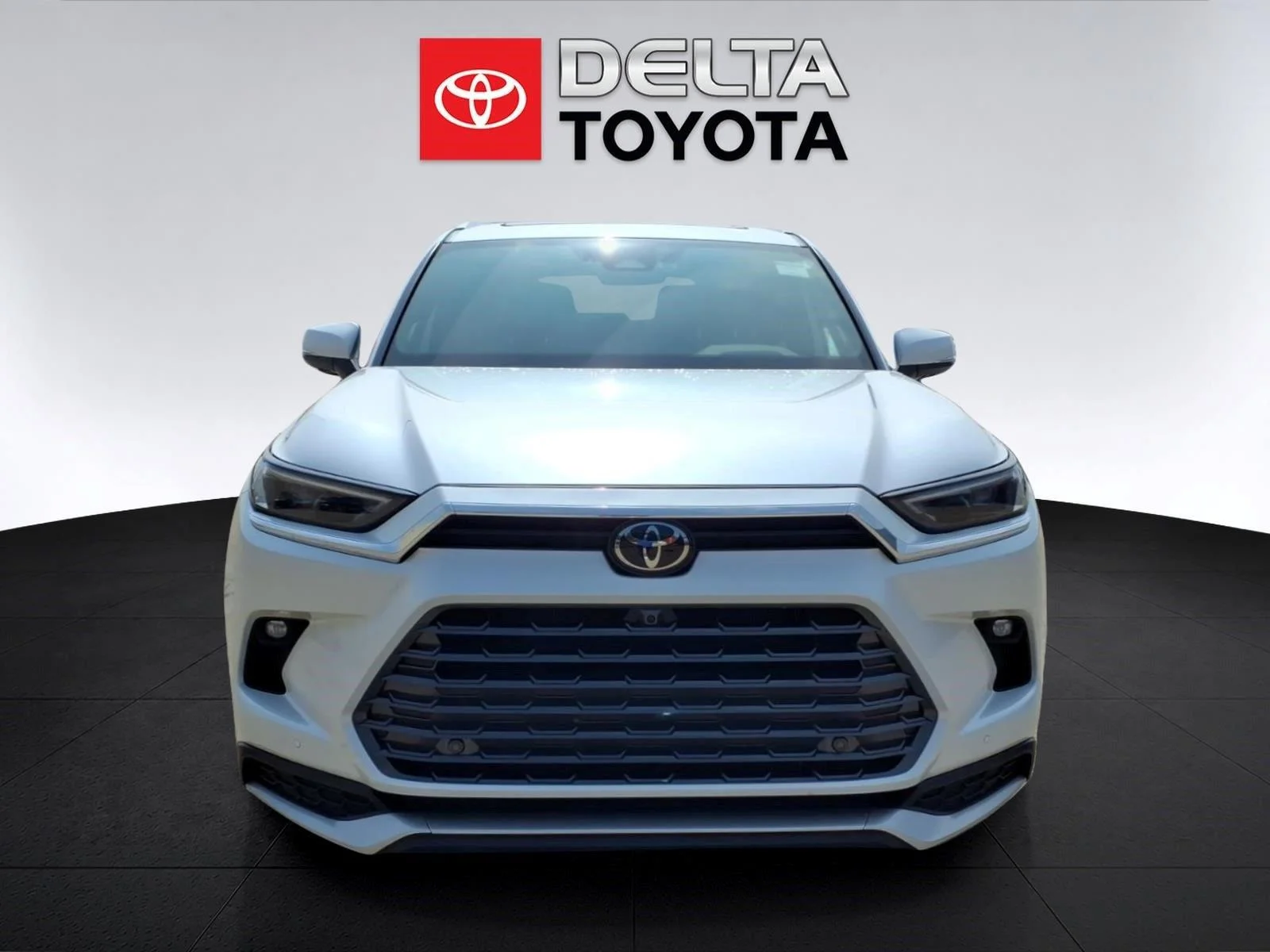Used 2026 Wind Chill Pearl Toyota MAX Platinum image 8