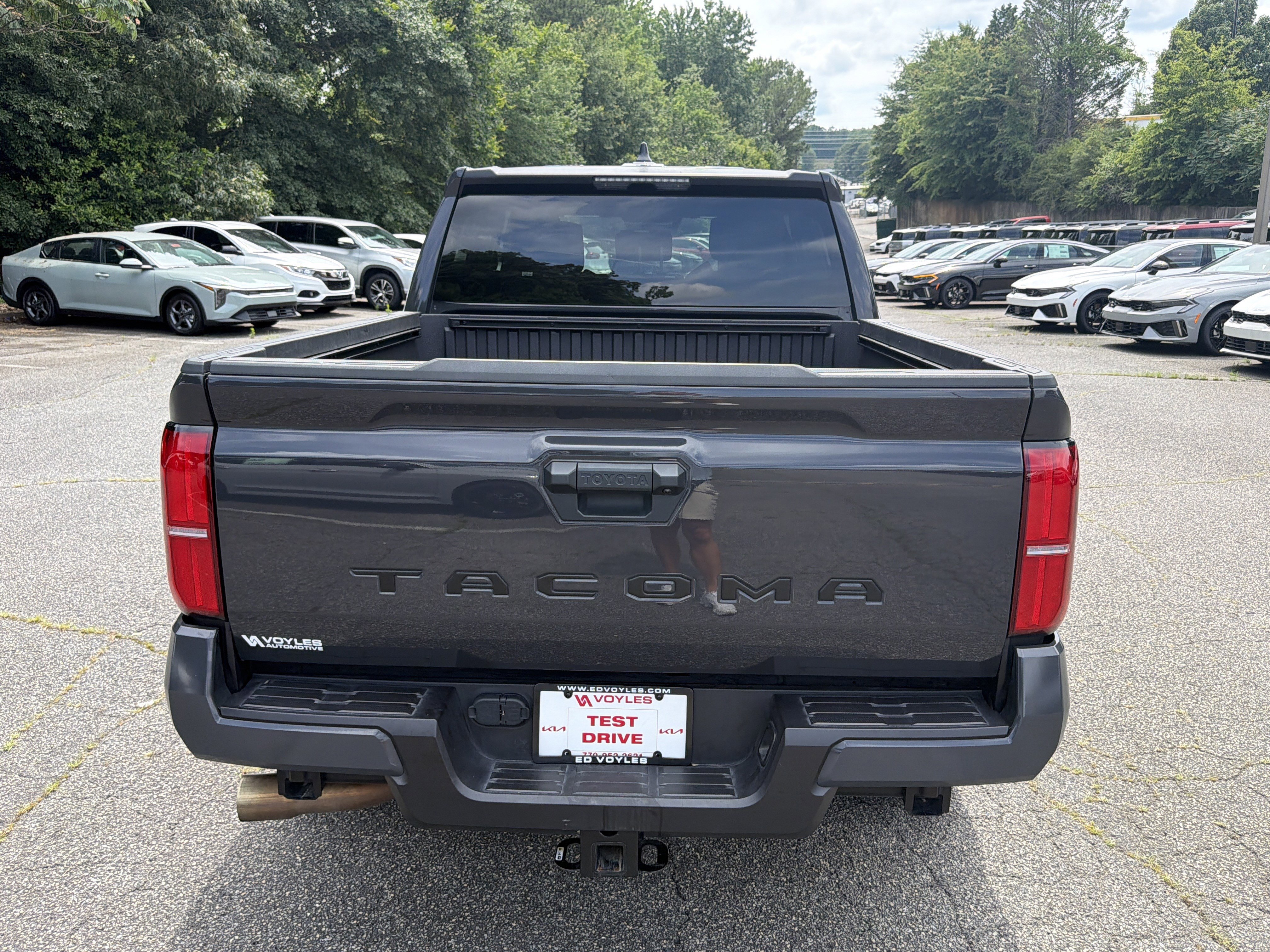 Used 2025 Underground Toyota SR5 image 6
