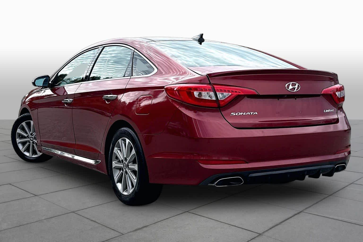 Used 2016 Venetian Red Hyundai 2.4L Limited image 12