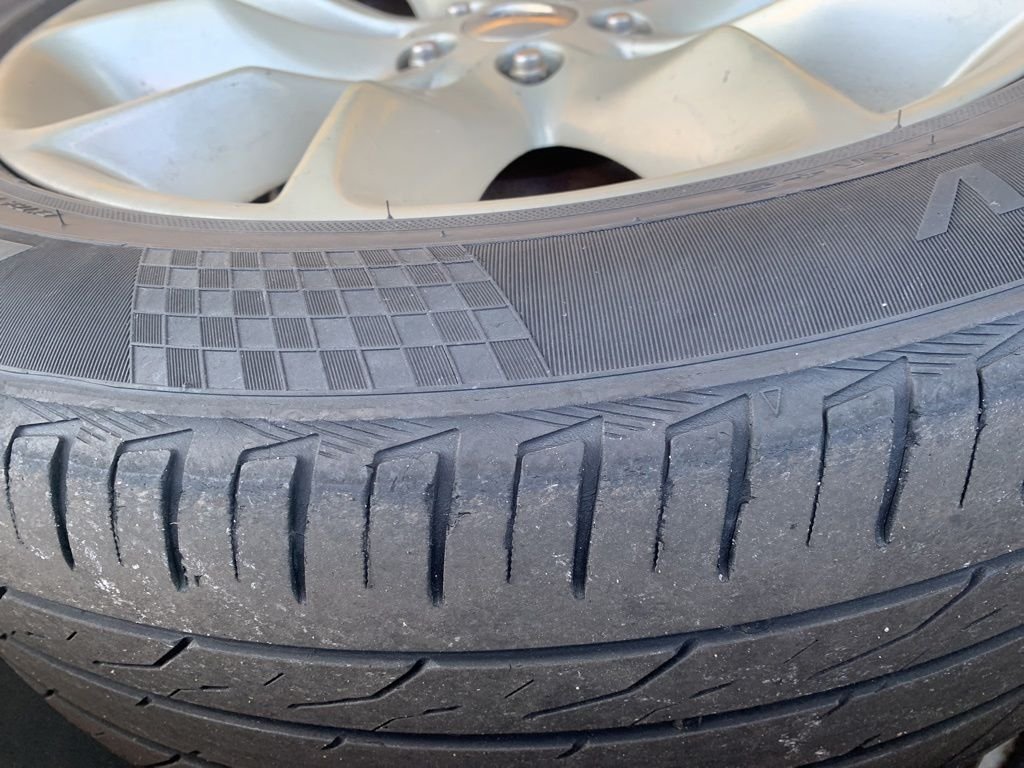 Used 2011 White Platinum Metallic Tri-Coat Ford Limited image 9