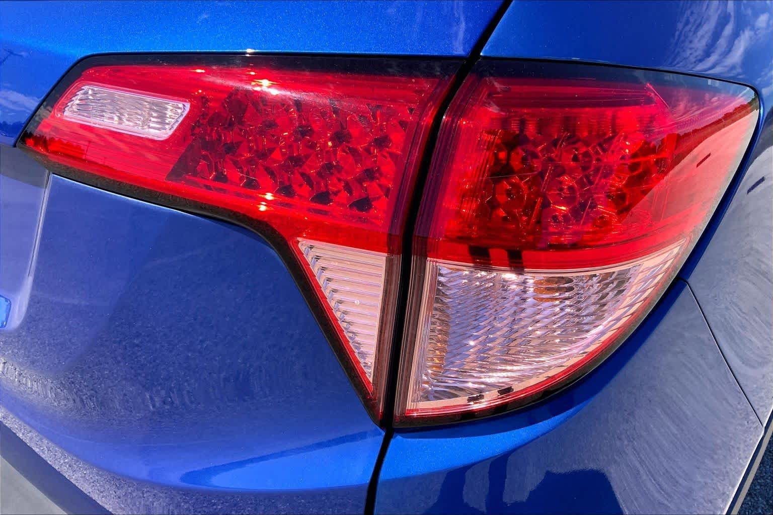Used 2018 Aegean Blue Metallic Honda LX image 30