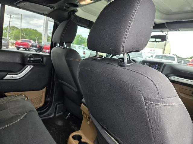 Used 2018 Black Jeep Unlimited Sahara image 28