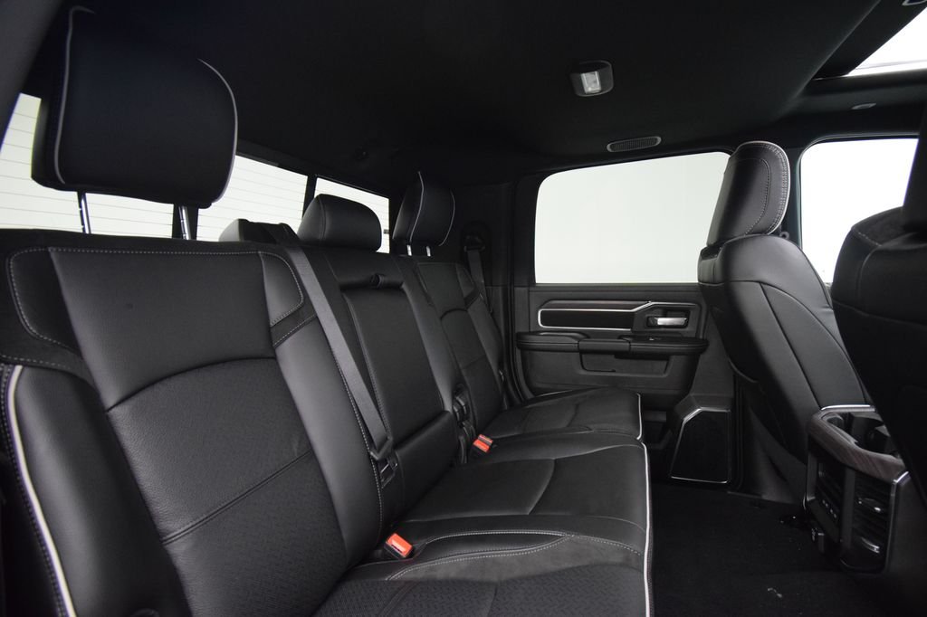 New 2026 Granite Crystal Metallic Clear-Coat Exterior Paint RAM Laramie image 23