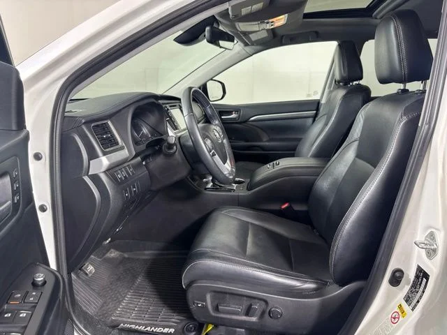 Certified Used 2019 Blizzard Pearl Toyota Limited image 11