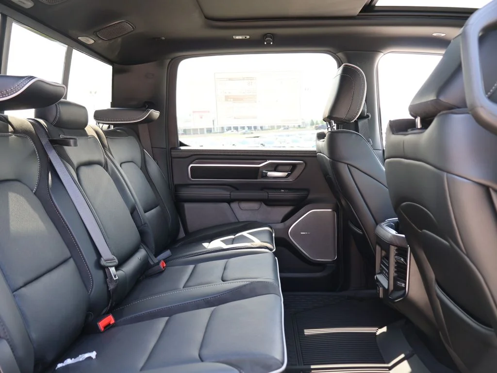 New 2026 Granite Crystal Metallic Clear-Coat Exterior Paint RAM Laramie image 12