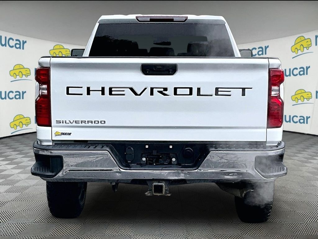 Used 2024 Summit White Chevrolet LT image 5