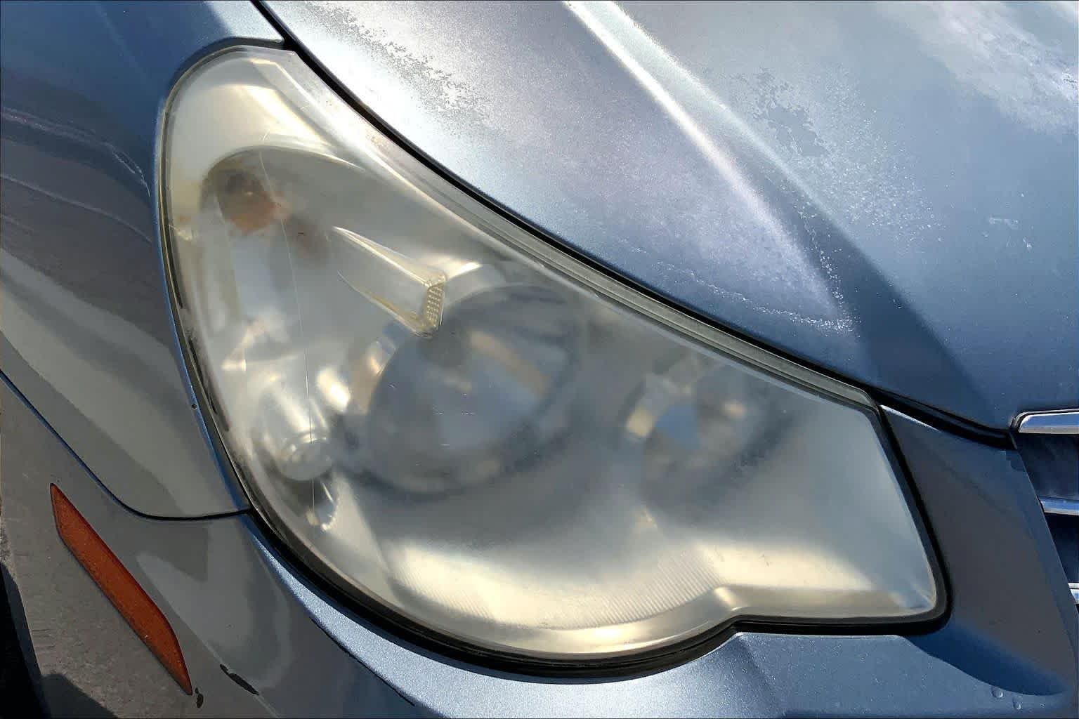 Used 2010 Silver Steel Metallic Chrysler Touring image 21